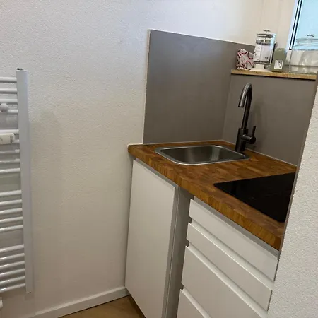 Mit Balkon Und Stellplatz Apartment