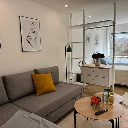 Mit Balkon Und Stellplatz